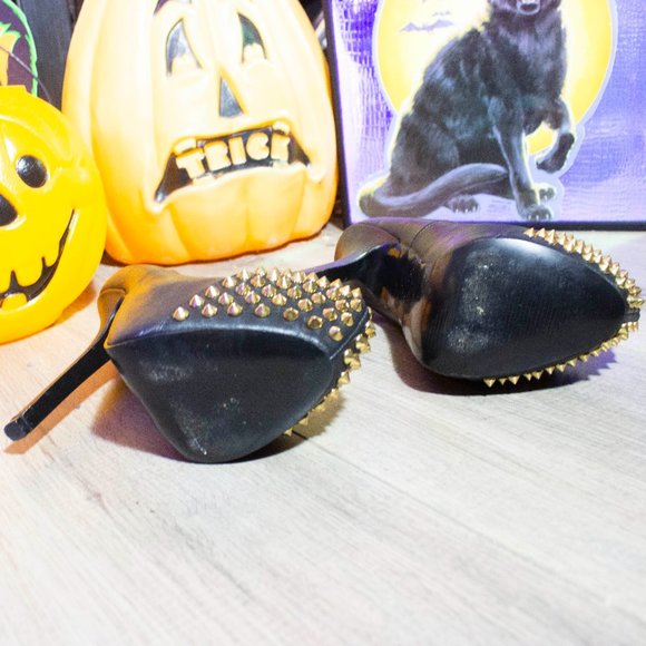Spiked Platform Heels Steve Madden Black Leather with gold spike toes 6.5 - Picture 4 of 9